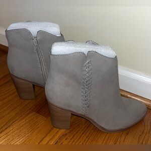 NWT Grey Mia Boots with stacked heel Size 8